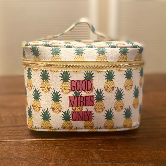 Good Vibes Only Pineapple Cosmetic Carrying Case With Handle - Picture 1 of 12
